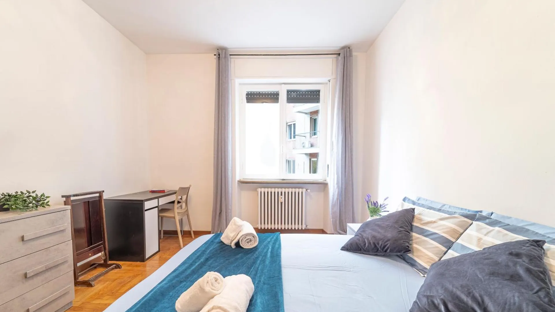 I Host Apartment - Certosa 1 Milaan 0*,